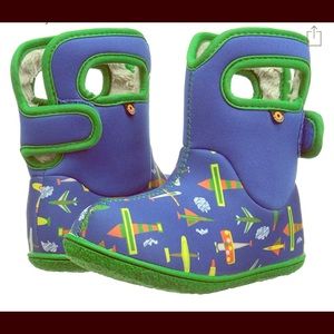 Baby/ Toddler Boy Bogs Size 7